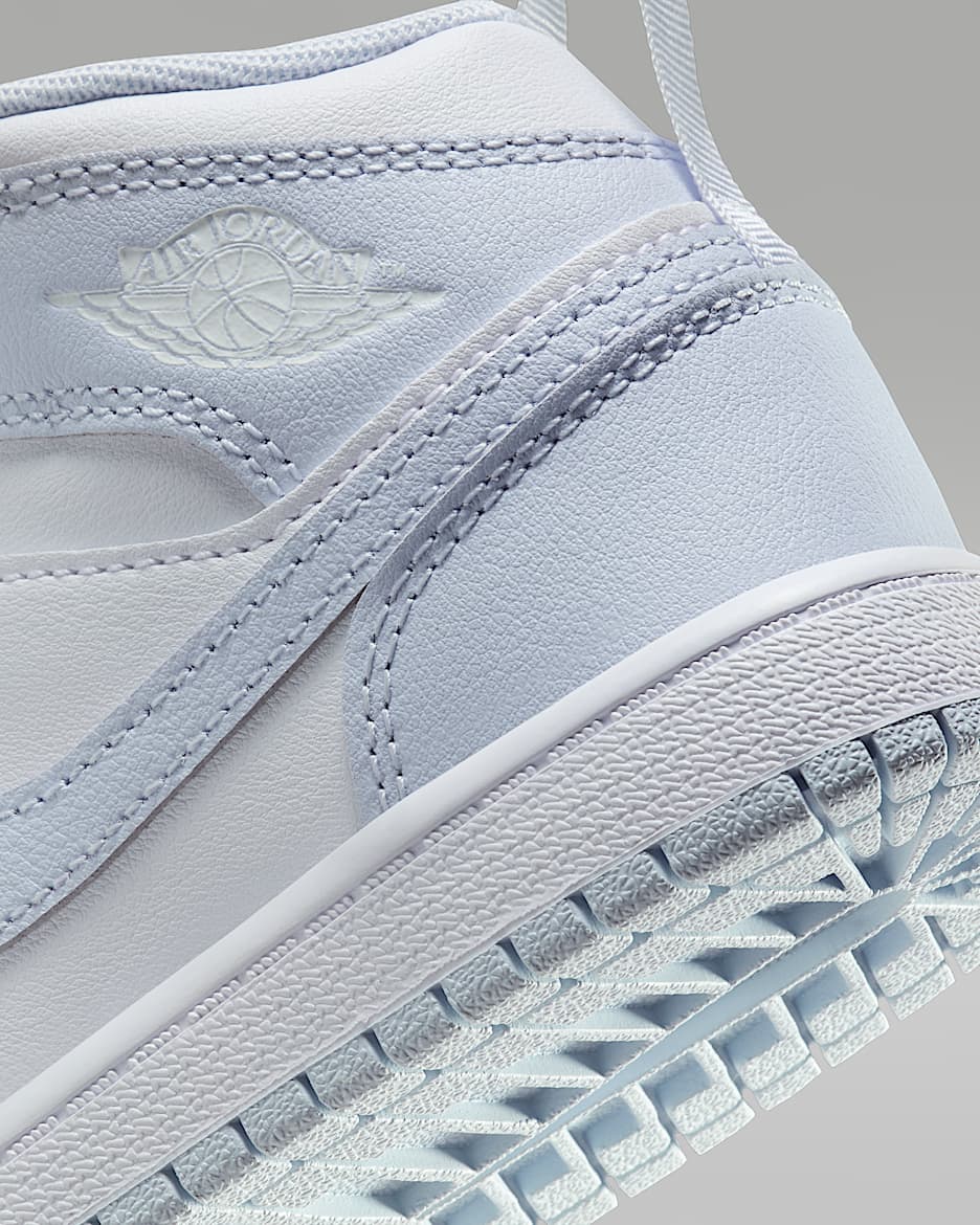 Jordan 1 Mid Little Kids Shoes. Nike